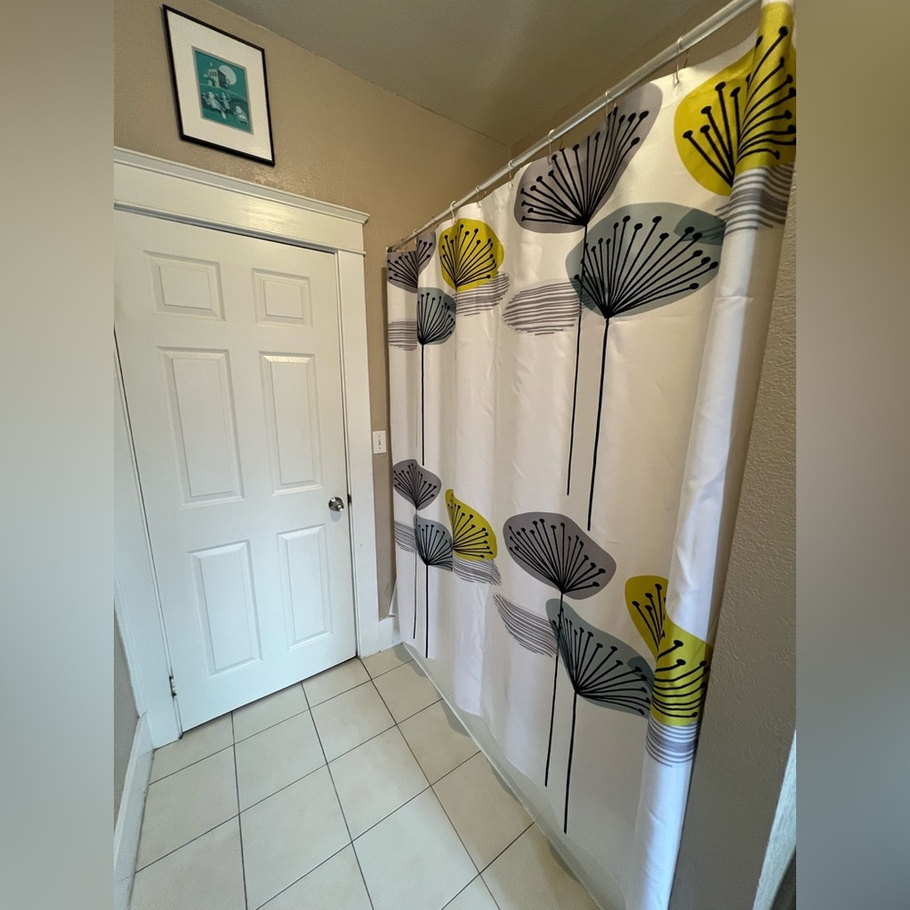 Midcentury modern atomic shower curtain, 72x72 like new